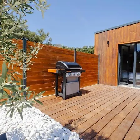 Вилла Maudroume