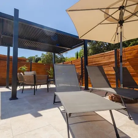 Вилла Maudroume